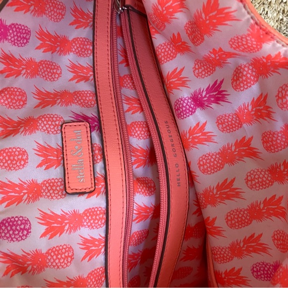 Stella & Dot Riveria tote. EUC.  Not sure of ever used! - Picture 5 of 5